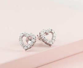 Apa Saja Keunggulan Memiliki Anting Diamond Dibandingkan dengan Jenis Perhiasan Lain?