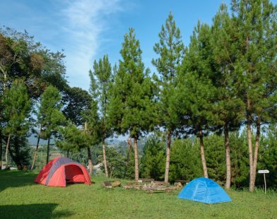 https://hilltopcamplembang.com/tempat-camping-di-lembang-bandung-murah/