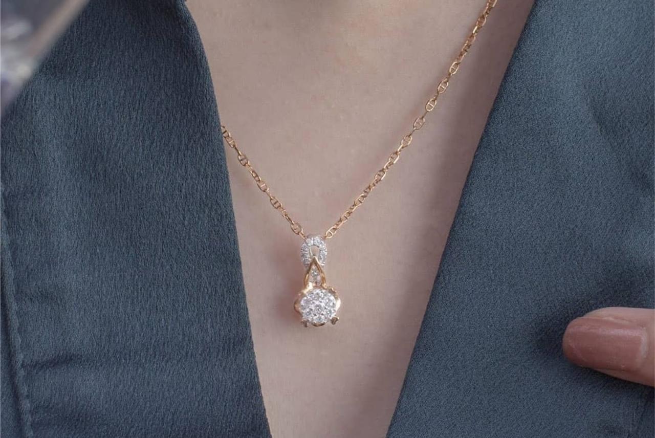 Apa Tips Merawat Kalung Berlian Simple dan Elegan Agar Tetap Berkilau?